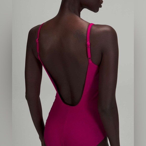 Lululemon Waterside One Piece Swimsuit Chevron size XS Wild Berry WLDB - Picture 5 of 6